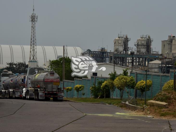 Pemex pide a Semar vigilar complejos de Coatzacoalcos