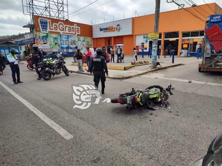 Motociclista resulta herido tras choca contra automóvil en bulevar Xalapa- Banderilla