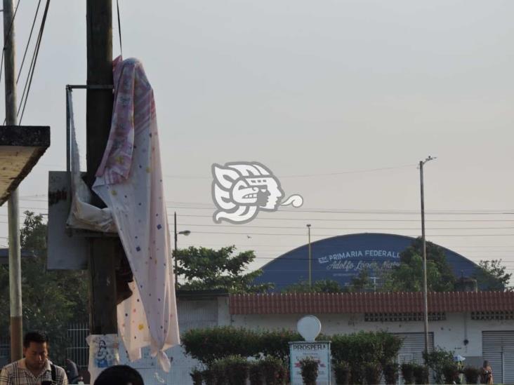 Hombre se suicida frente a primaria en Veracruz