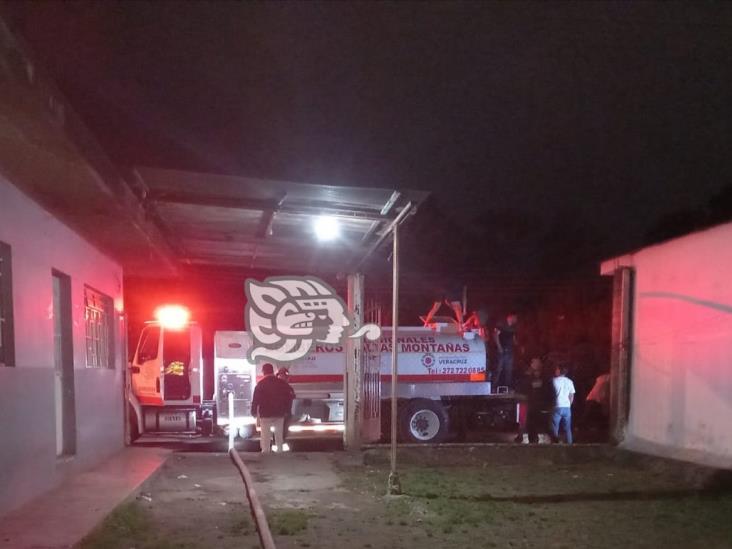 Corto circuito ocasiona incendio en fábrica de Río Blanco