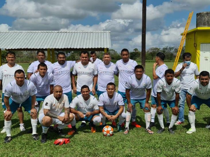 Futbolistas del IMSS consiguen apoyo para torneo en Cosamaloapan