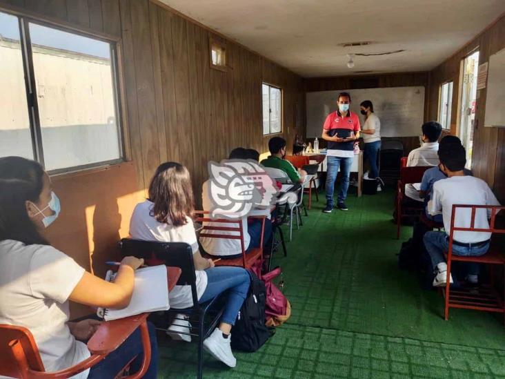 En Medellín, regresan a clases presenciales en aulas móviles