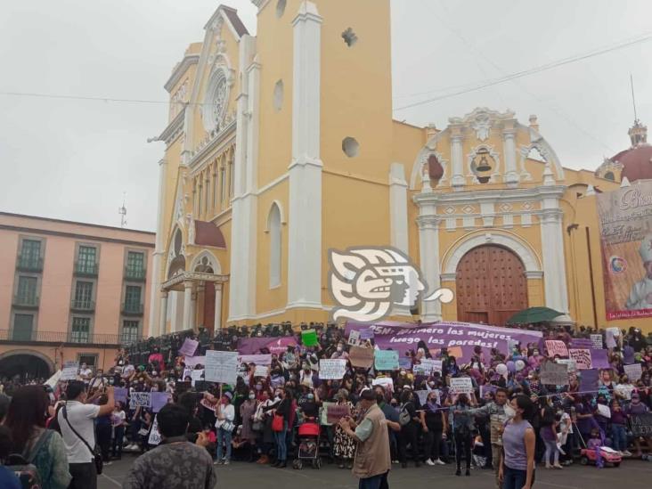 #8M: ‘Ninguna más en el olvido, ninguna más asesinada’, claman veracruzanas en Xalapa