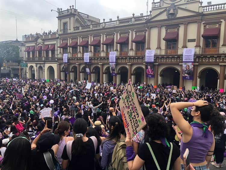 #8M: ‘Ninguna más en el olvido, ninguna más asesinada’, claman veracruzanas en Xalapa