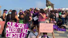 Cientos de mujeres marchan hacia la Antimonumenta de Veracruz por 8M