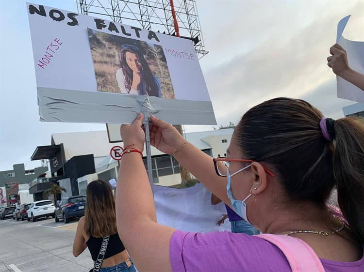 Mujeres exigen un alto a los feminicidios; se manifiestan en Boca del Río