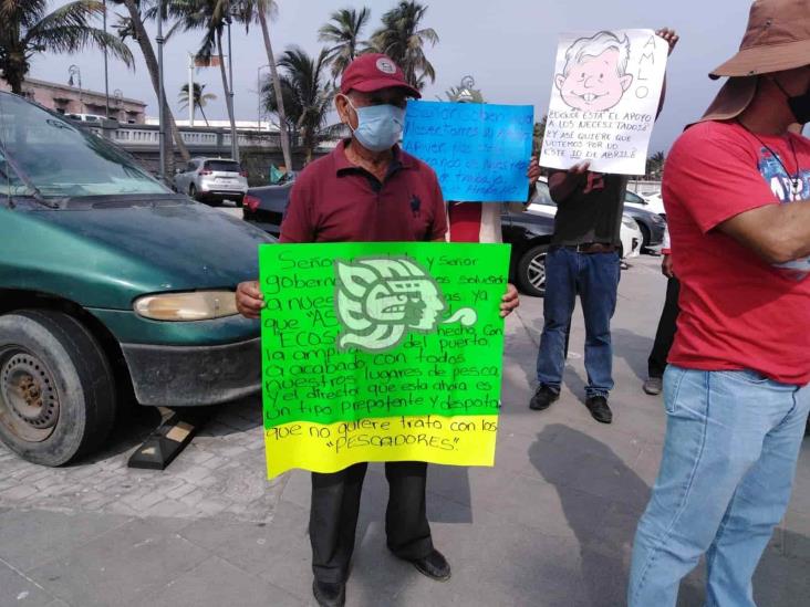 Continúa manifestación de pescadores contra Asipona en Veracruz