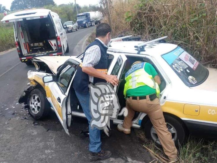 Fuerte choque en Cuitláhuac deja una persona lesionada