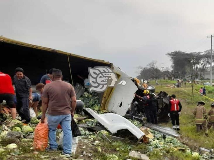 Accidente múltiple en la Veracruz-Puebla; llegan rapiñeros