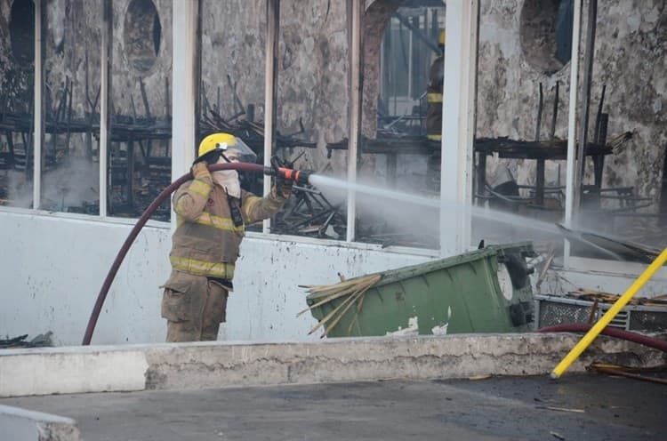 Se incendia restaurante en Boca del Río