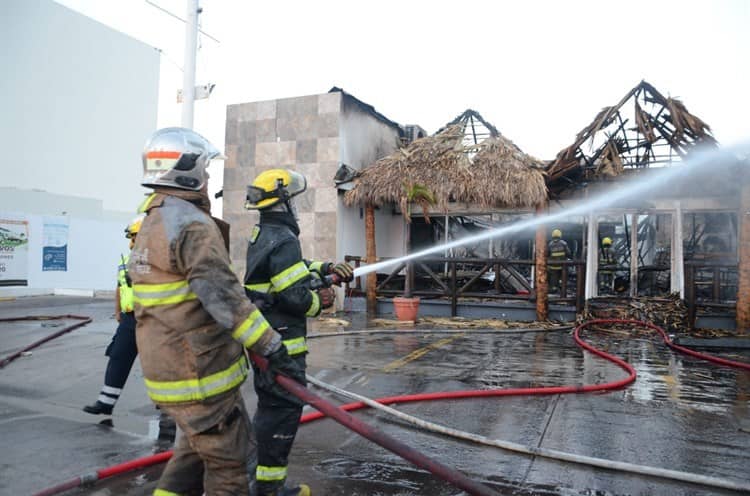 Se incendia restaurante en Boca del Río