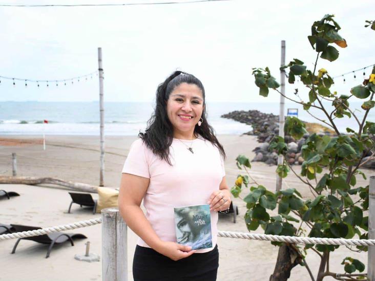 Mariana Ávila, poeta veracruzana presentará su libro Mujer de Arena y Sal en Francia