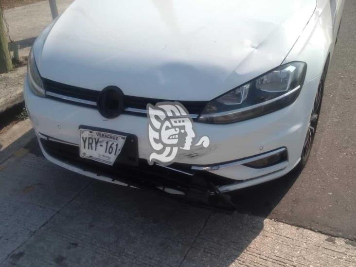 Automóvil impacta a motocilista sobre Costa de Oro en Boca del Río