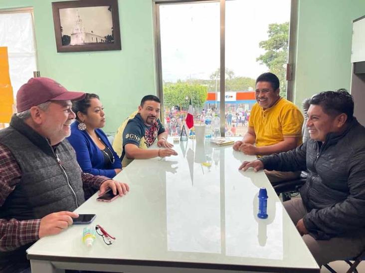 Dialoga Gómez Cazarín con el pueblo de Oteapan