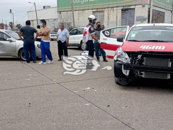 Reportan 6 lesionados en dos choques en Coatzacoalcos