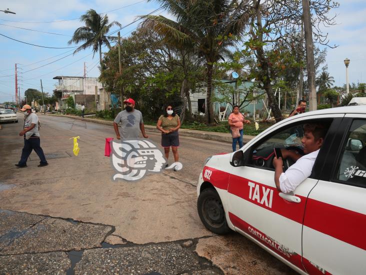 Bloquean avenida en Coatzacoalcos; exigen a CFE restablecer suministro