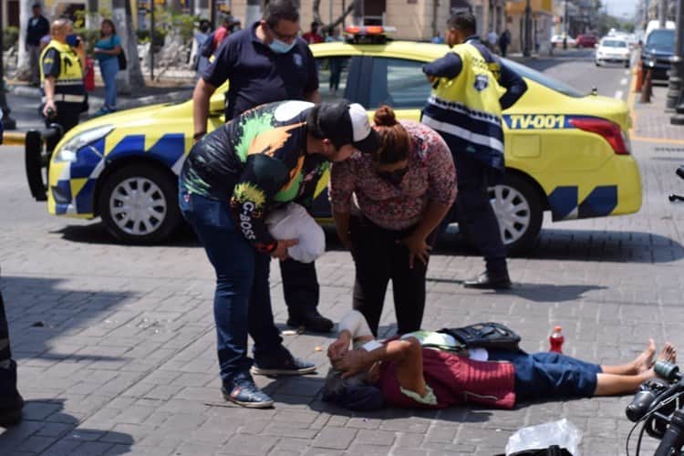 Mujer de la tercera edad es atropellada en calles del Centro Histórico de Veracruz