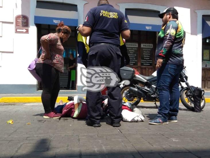 Mujer de la tercera edad es atropellada en calles del Centro Histórico de Veracruz