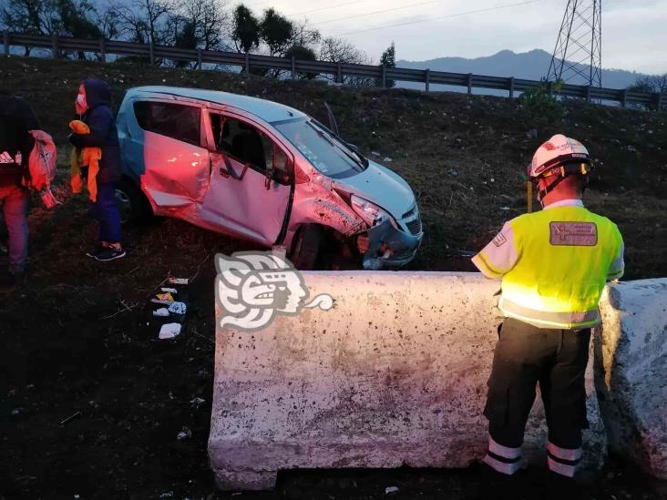 Choque de automóvil en la autopista Puebla-Orizaba deja un herido y daños materiales