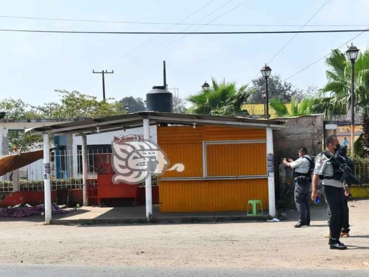 Asesinan a agricultores mientras esperaban transporte en Acayucan