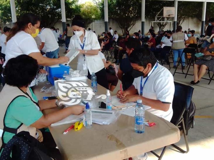 Más de cuatro mil acudieron a recibir refuerzo en Cosoleacaque