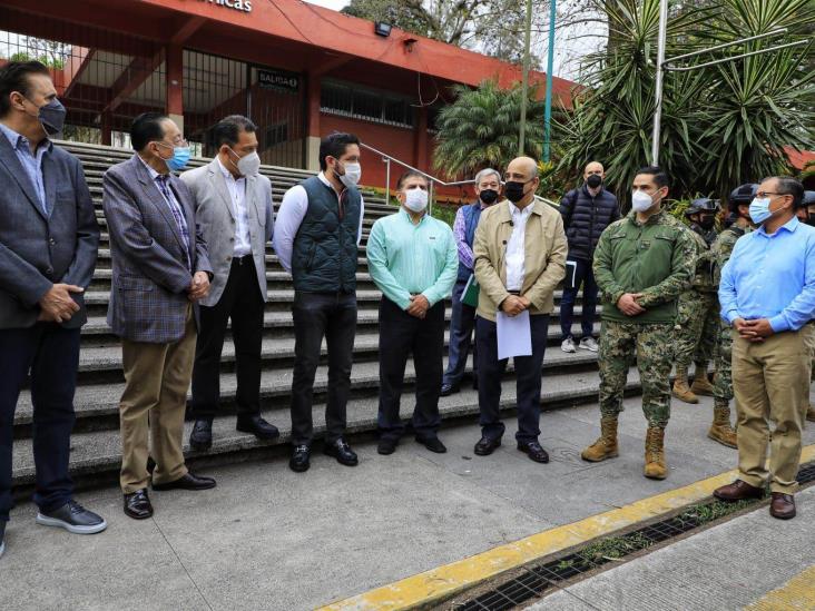 Rehabilitan Ayuntamiento de Xalapa y empresariado unidades de seguridad