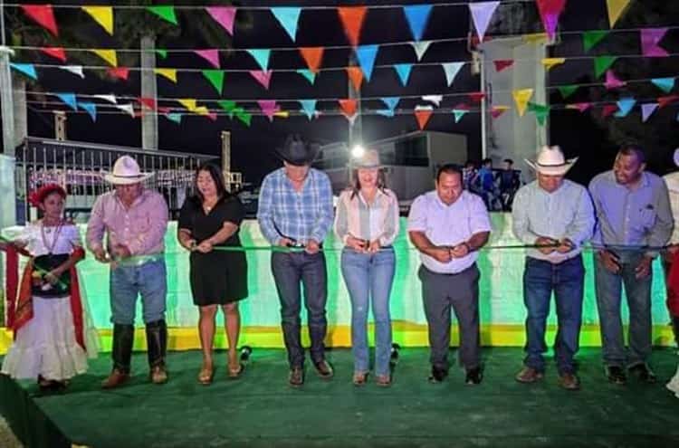 Inauguran letras de identidad en Mata Loma en honor a San José en Veracruz