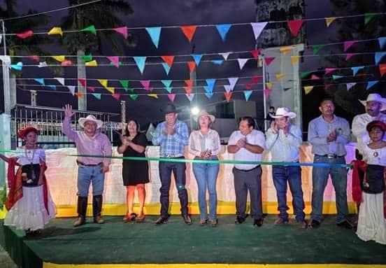 Inauguran letras de identidad en Mata Loma en honor a San José en Veracruz