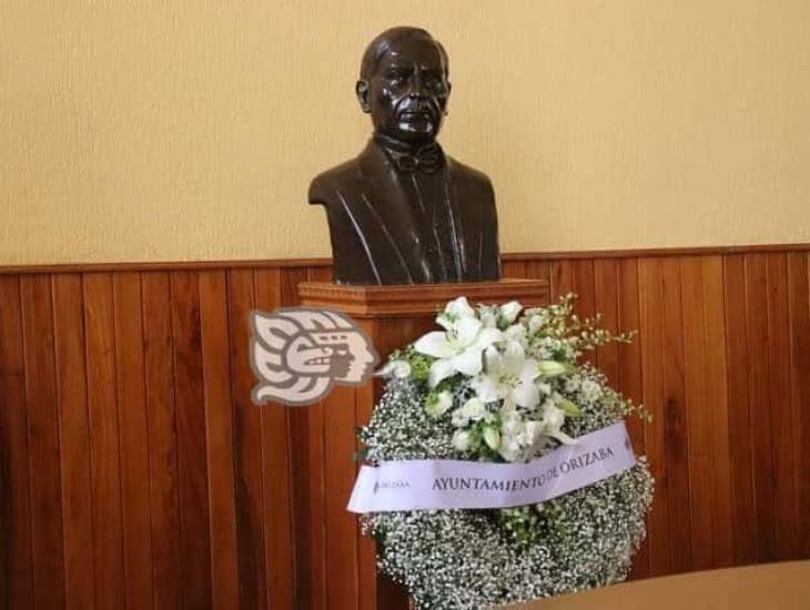 En Orizaba, realizan homenaje por CCXVI aniversario del natalicio de Benito Juárez