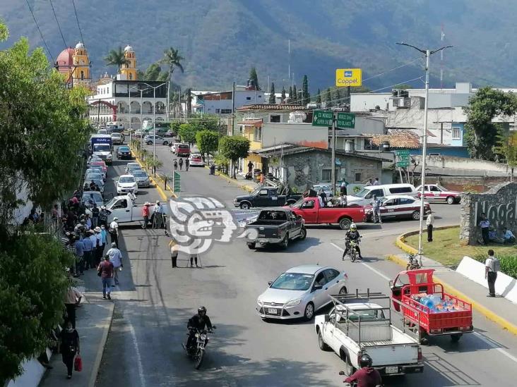 Para exigir frenar abusos de SSP y tránsito, bloquean carreteras en Mendoza y Nogales
