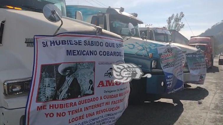 Integrantes de la Amotac en Huiloapan se unen a movilización nacional