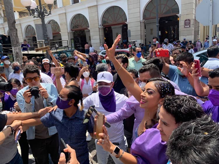 Locutora de La Fiera es oficialmente candidata a reina del Carnaval de Veracruz