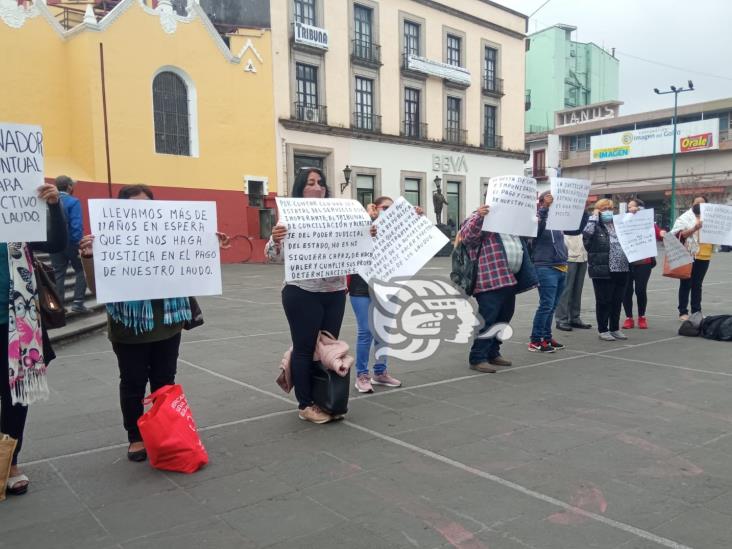 Ex trabajadores de Tlacojalpan claman indemnización a 11 años de ser despedidos