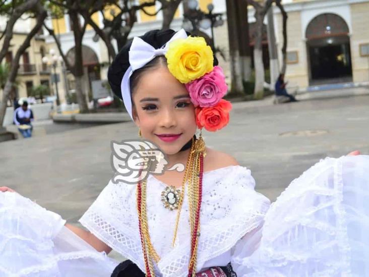 Frida Arellano inicia papaqui como candidata a reina infantil del Carnaval