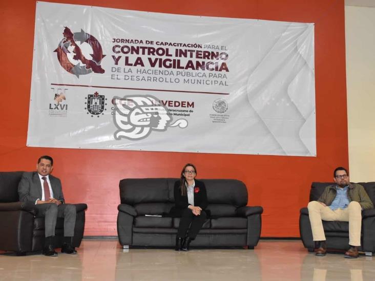 Sin acta de entrega-recepción, ocho municipios en zona centro de Veracruz