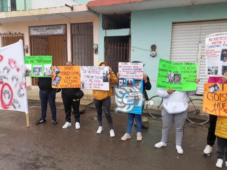 FGE no actúa contra familiar de rectora porque es rica; exigen liberar a July N