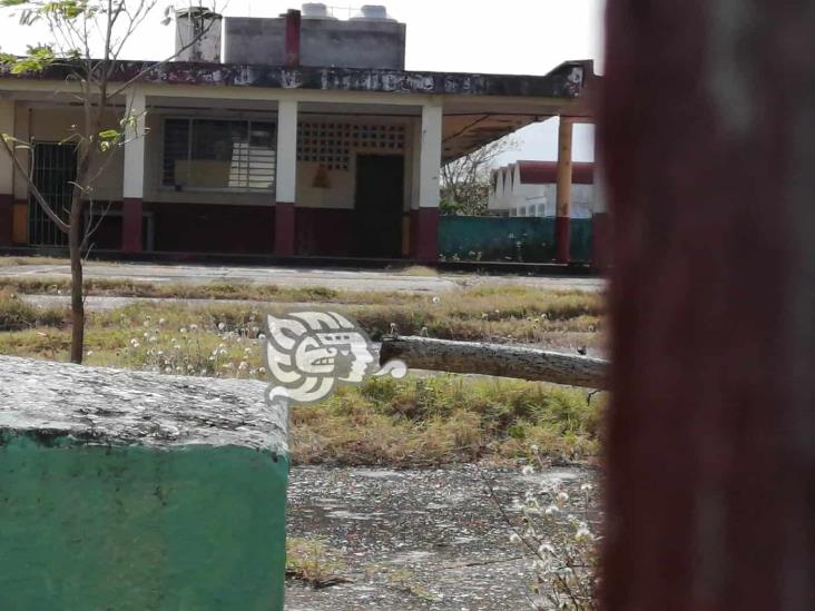 Permanece cerrada la escuela Benito Juárez García