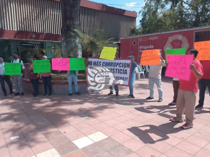 Ciudadanos protestan contra parquímetros en Poza Rica