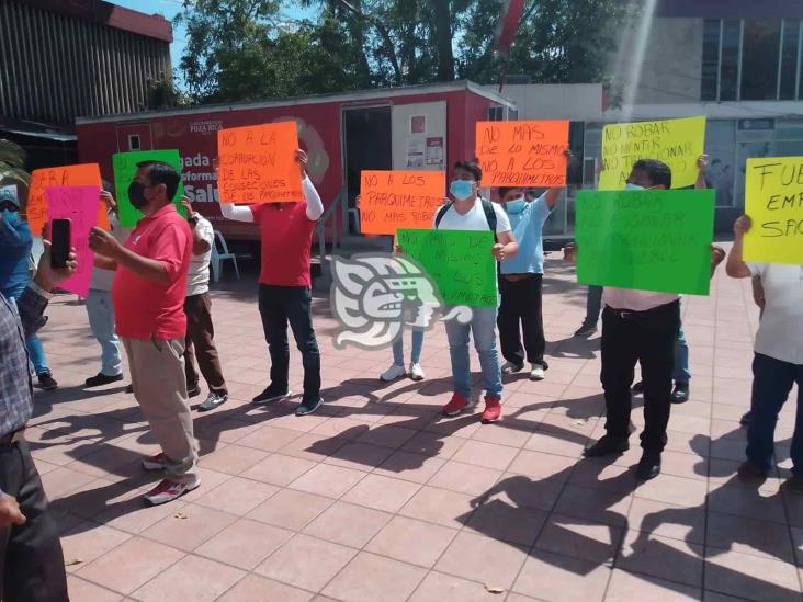 Ciudadanos protestan contra parquímetros en Poza Rica