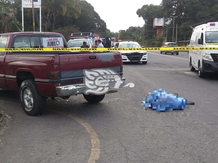 Choque entre auto y motocicleta deja un fallecido en Yanga