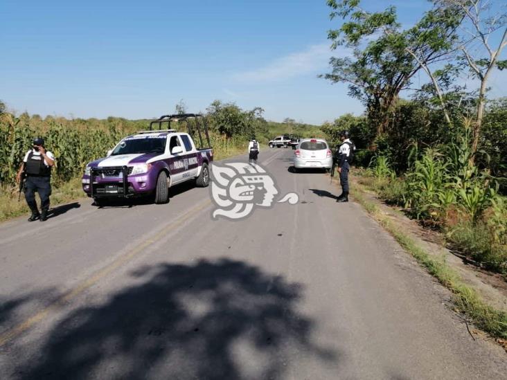 Abandonan cuerpos embolsados en carretera de Papantla