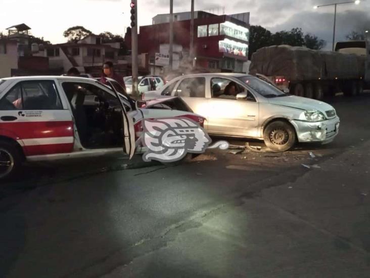 Tres lesionados en choque sobre la Xalapa-Banderilla