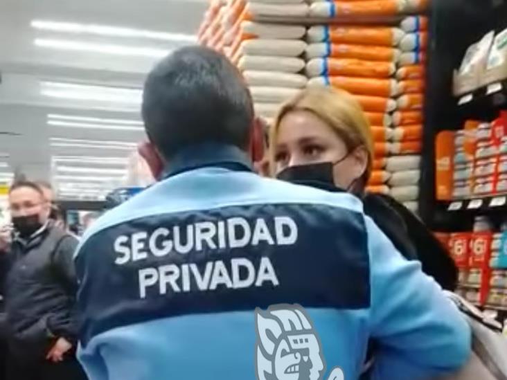 La detienen por robar cartera en centro comercial de Xalapa