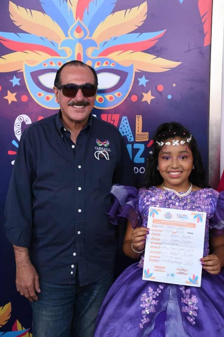 Se registra Aimar Renteral como candidata a Reina Infantil del Carnaval de Veracruz
