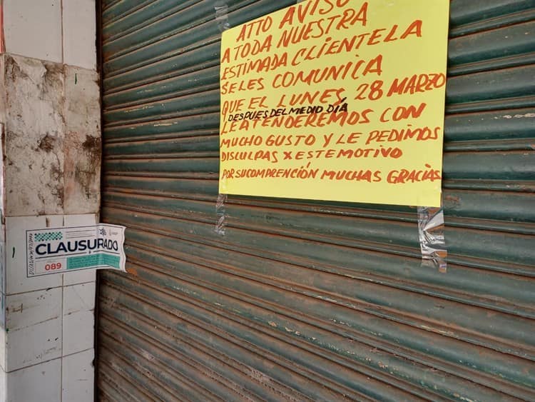 Clausuran locales en zona de mercados de Veracruz por invadir banquetas