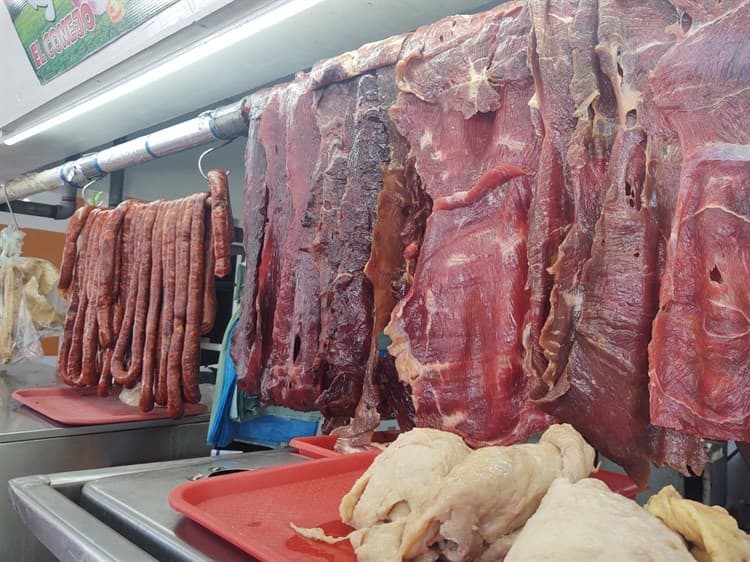 Advierten carniceros de Veracruz aumento de precios en la carne por sequía