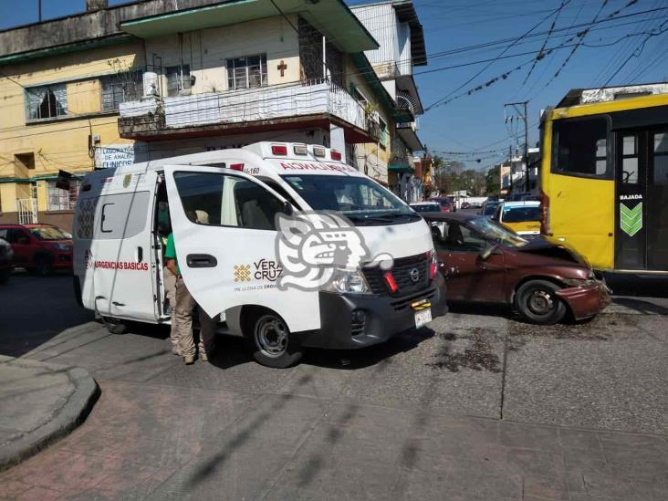 Dos heridos tras choque en calles de Córdoba