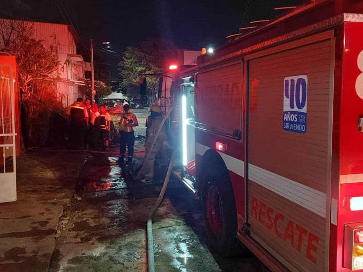 Incendio arrasa con vivienda en la Colonia Manuel Nieto