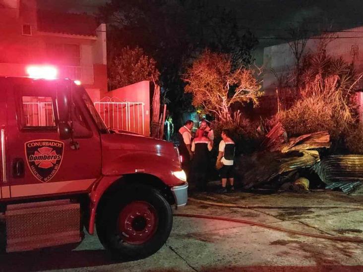 Incendio arrasa con vivienda en la Colonia Manuel Nieto