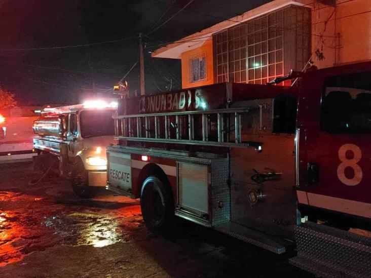 Incendio arrasa con vivienda en la Colonia Manuel Nieto